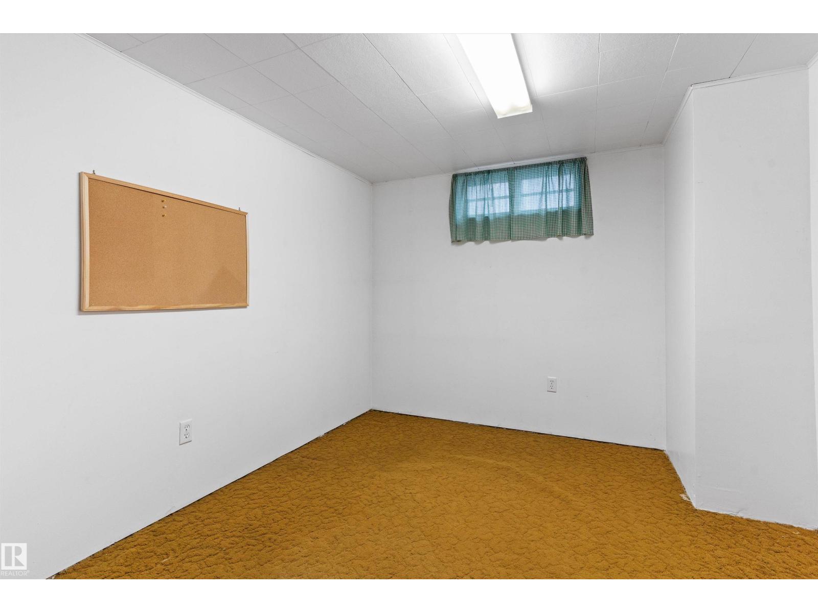 8827 138 AV NW - 28