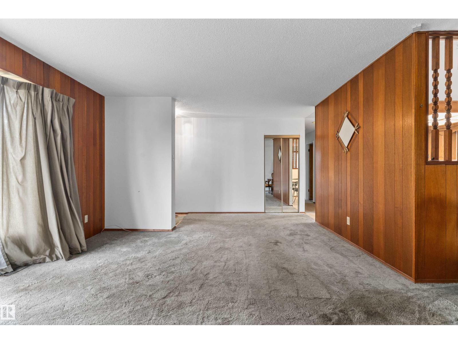8827 138 AV NW - 7