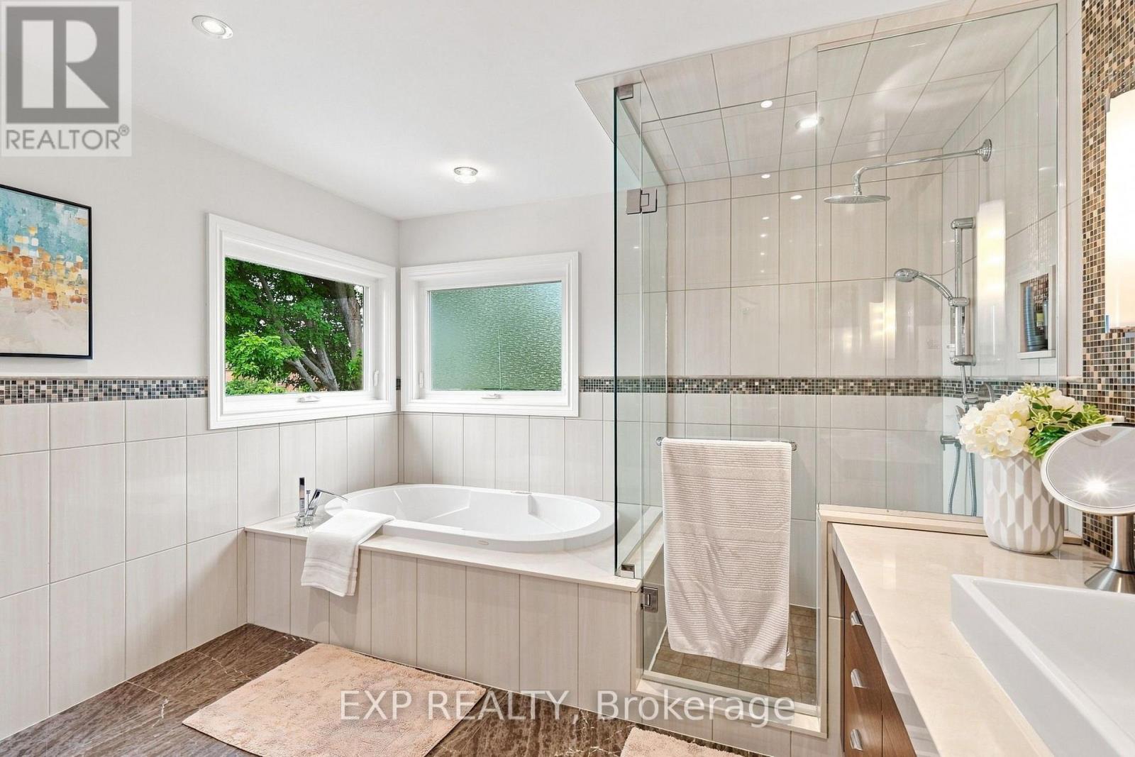 655 CULLER MEWS - Image 25