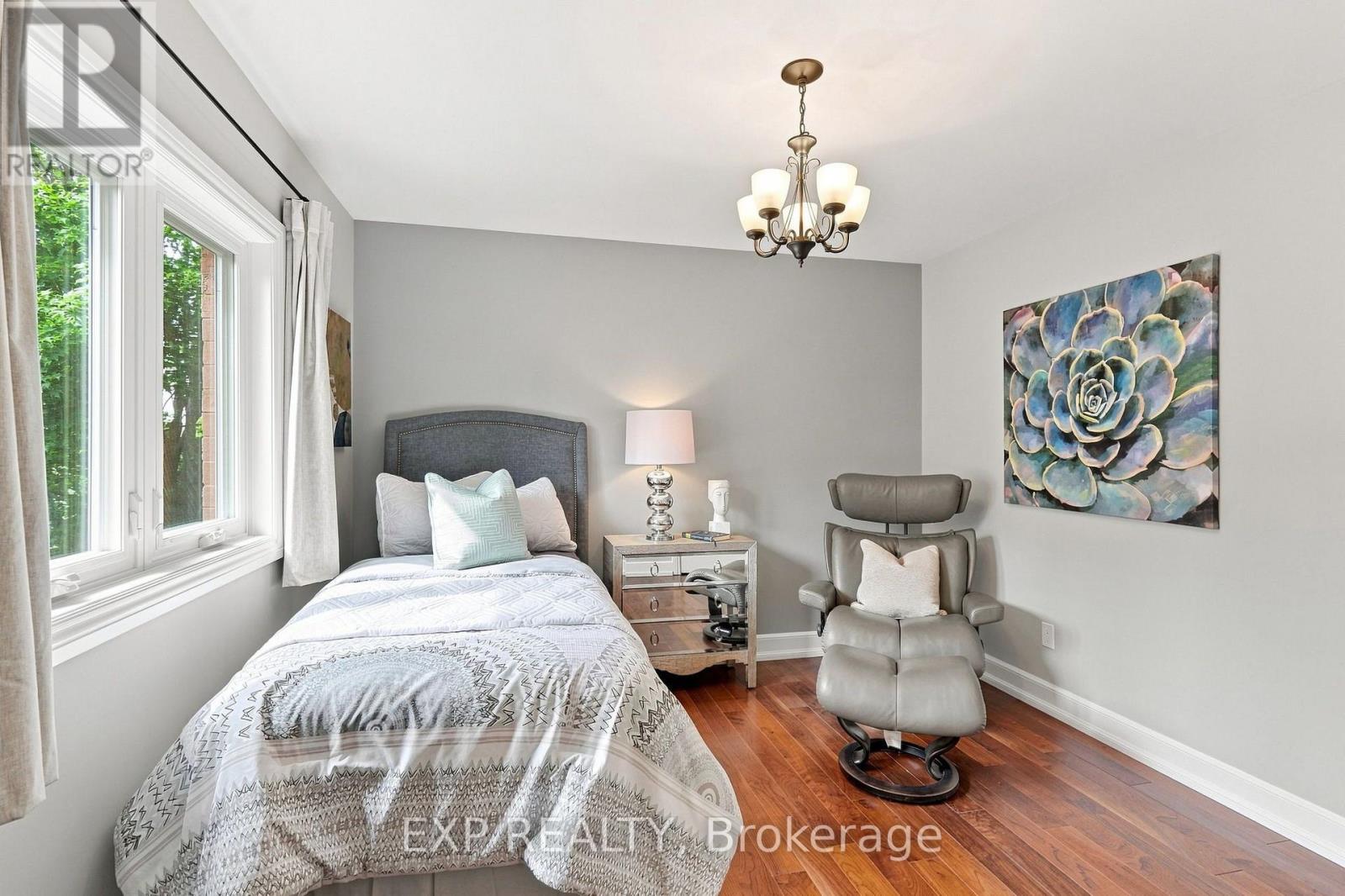 655 CULLER MEWS - Image 33