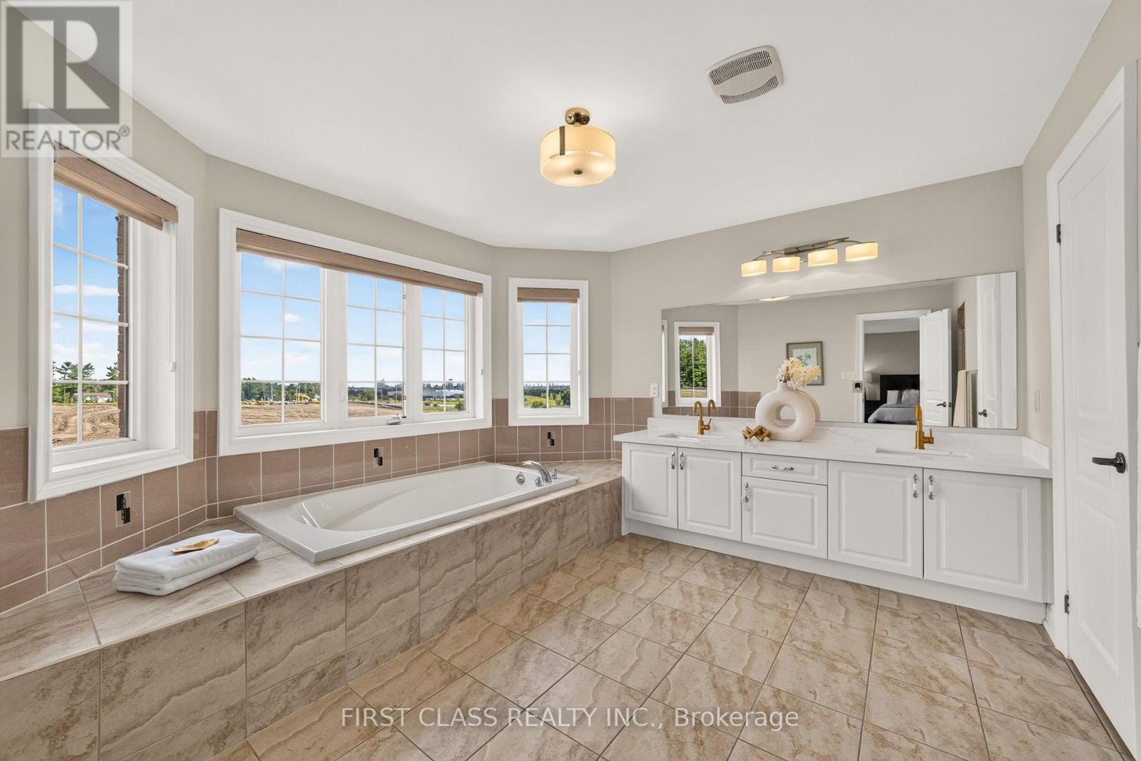 23 LADY KAREN CRESCENT - 23