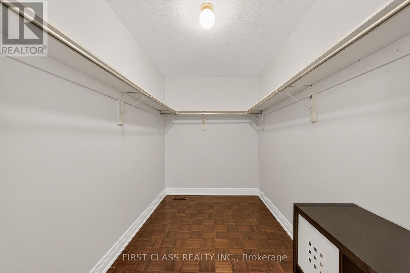 23 LADY KAREN CRESCENT - 25