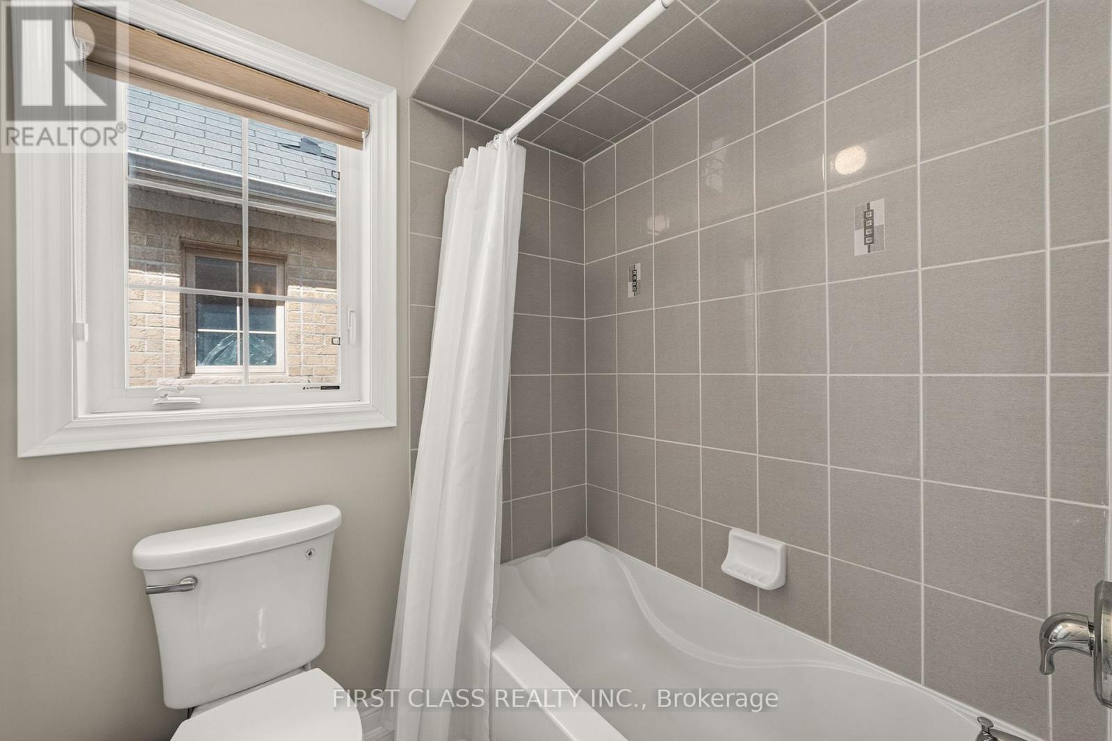 23 LADY KAREN CRESCENT - 29