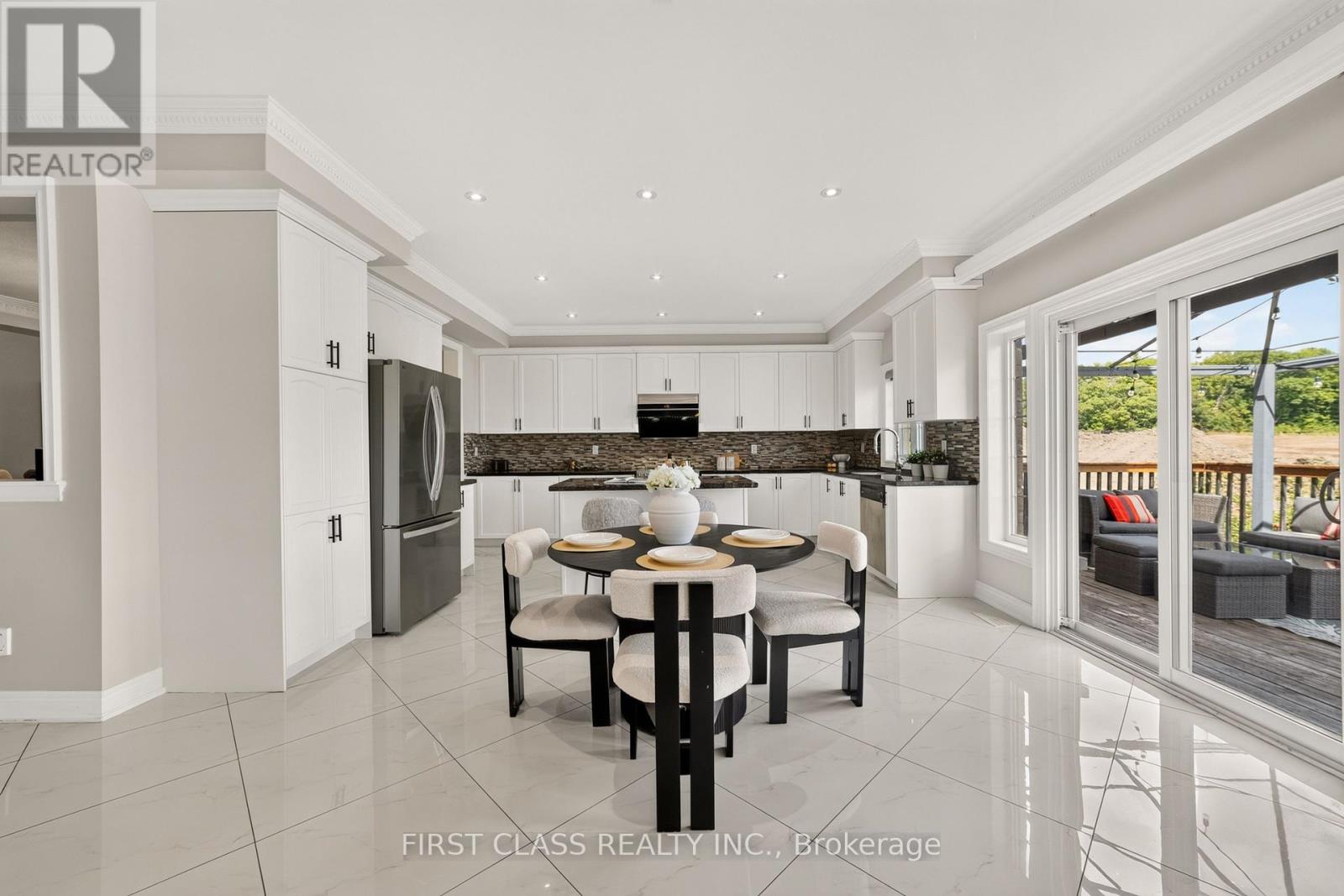 23 LADY KAREN CRESCENT - Image 8