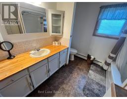 8 John Street, Ear Falls, ON P0V1T0 Photo 17