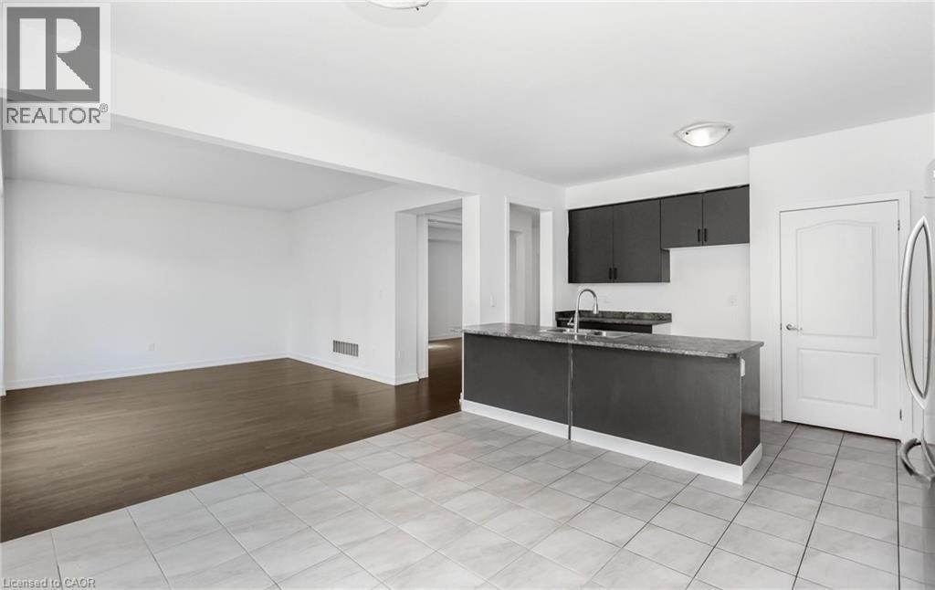32 REBECCA Way - 21