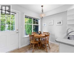 Kitchen - 4 4073 Blackberry Lane, Saanich, BC V8X5J5 Photo 10