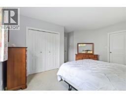 Living room - 4 4073 Blackberry Lane, Saanich, BC V8X5J5 Photo 12