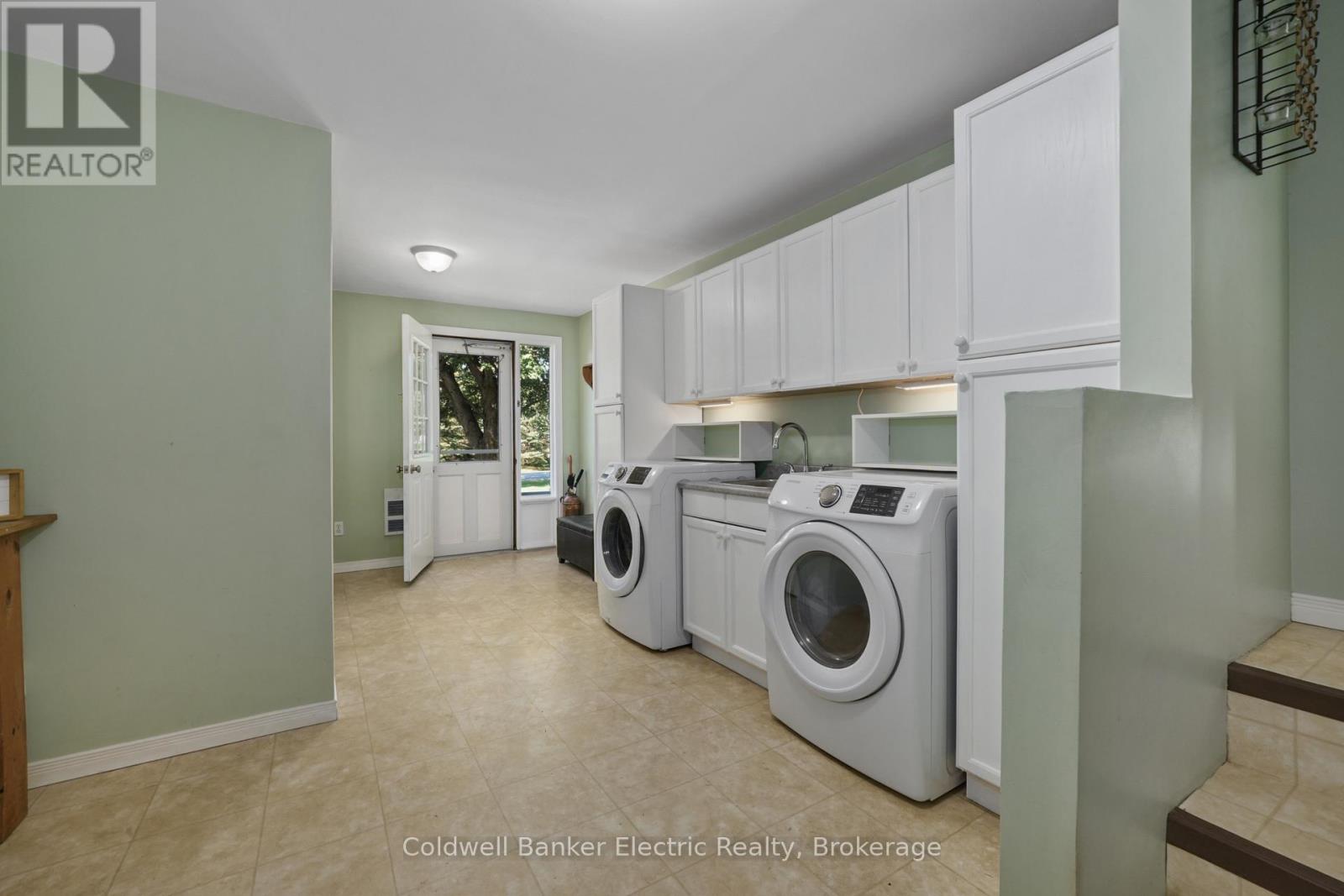 117 PINECREST AVENUE - 18