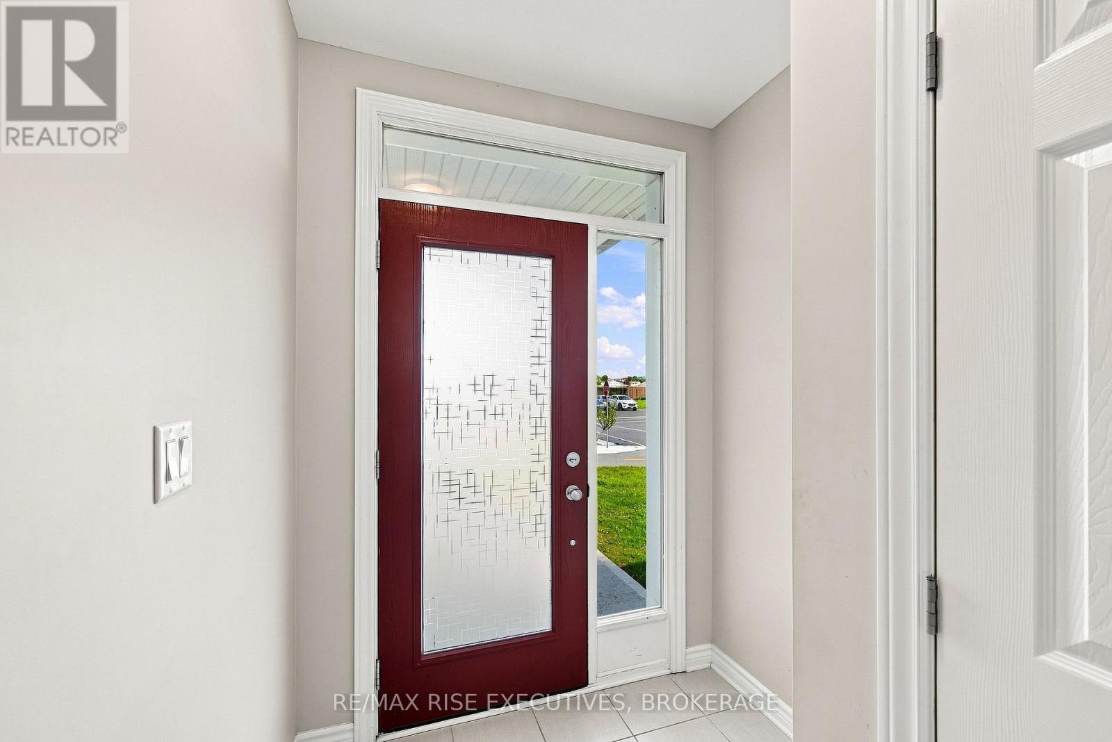 1355 DEMERS AVENUE, Kingston (East Gardiners Rd) — photo 5