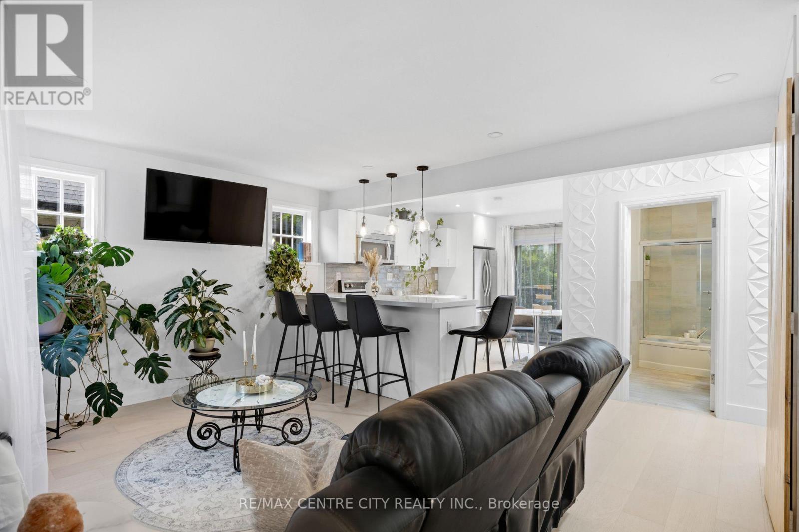 529 HIGHBURY AVENUE N, London East (East M) — photo 4