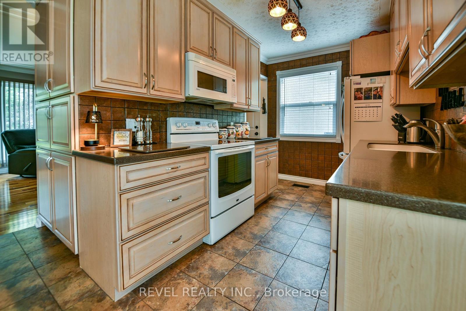 568 TAMARACK STREET - Image 21
