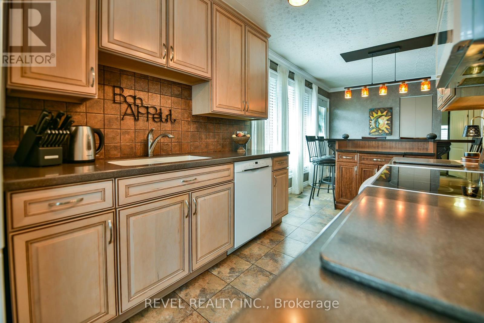 568 TAMARACK STREET - Image 22
