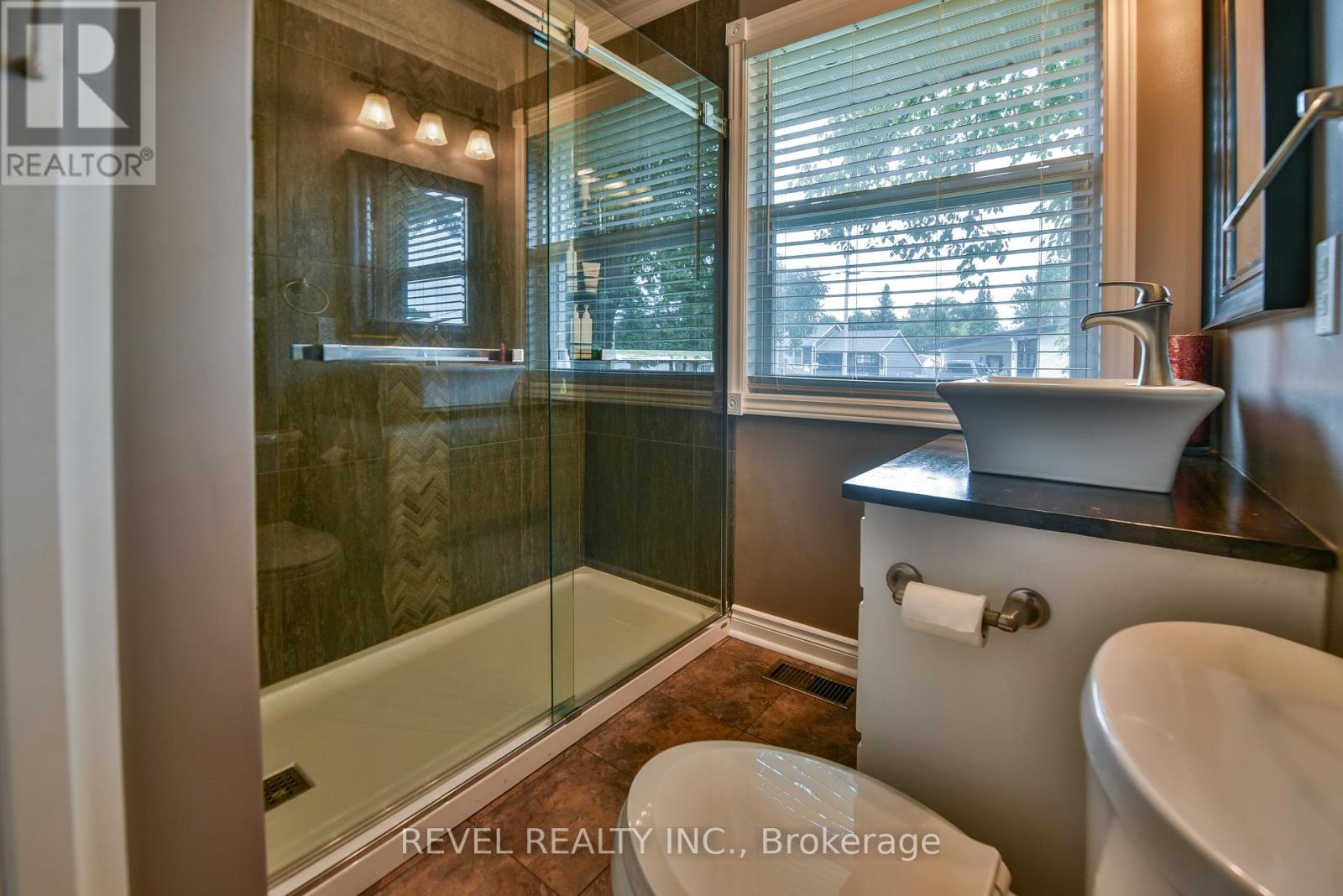 568 TAMARACK STREET - 36