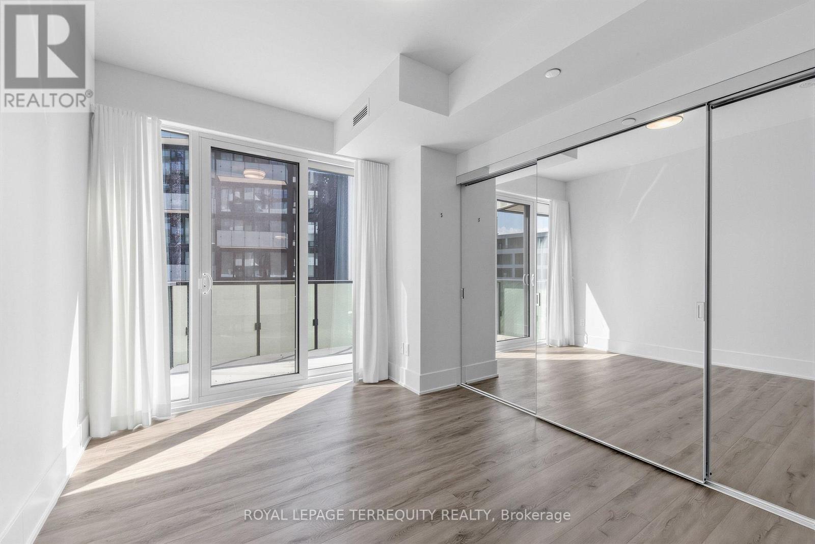 #1112 470 FRONT STREET W - 21