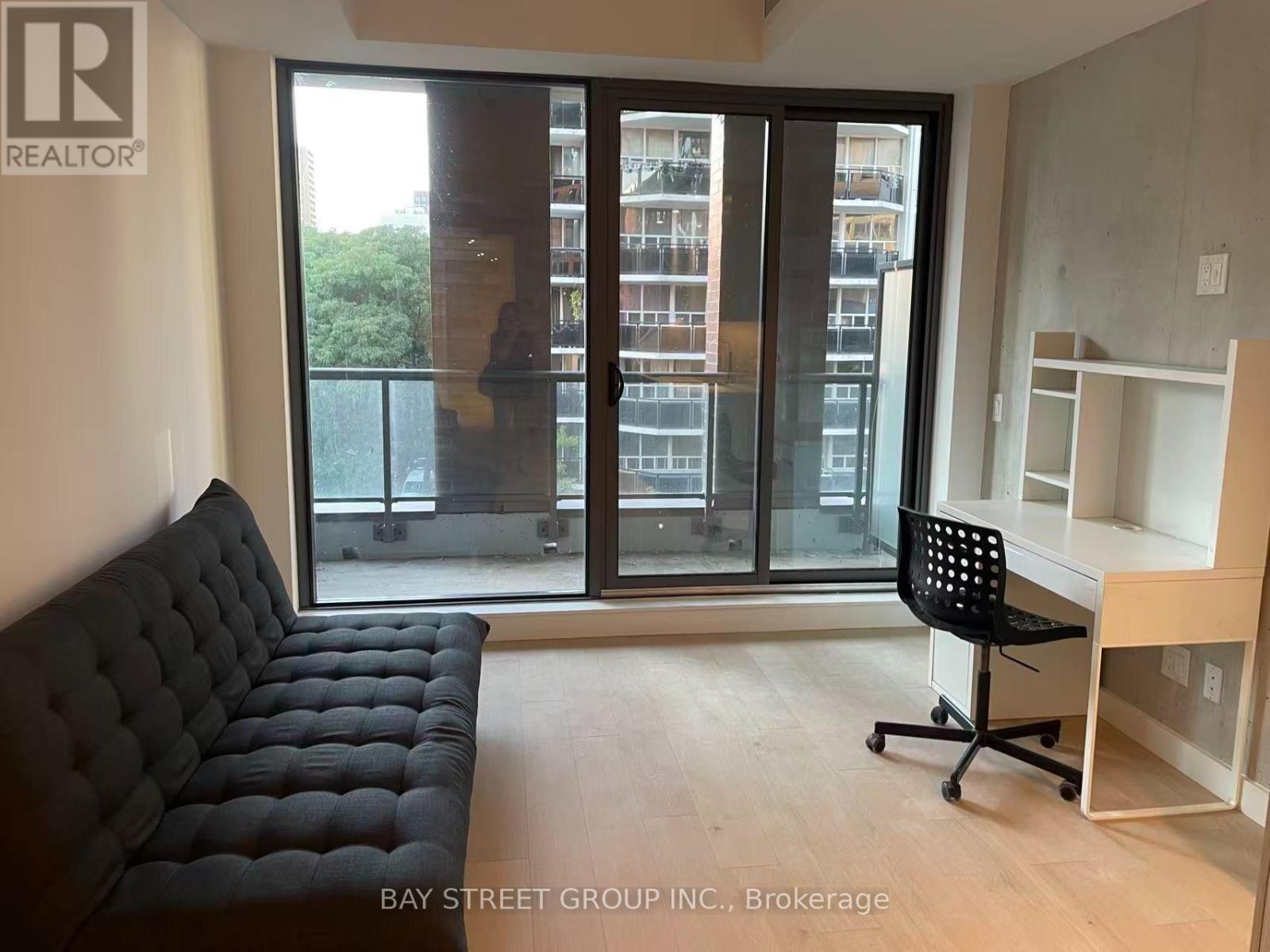 #407 81 WELLESLEY STREET E - 7