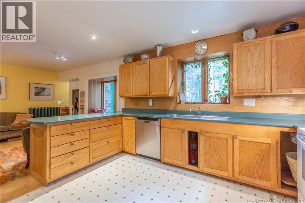 18 Campbell's Hill - Image 16