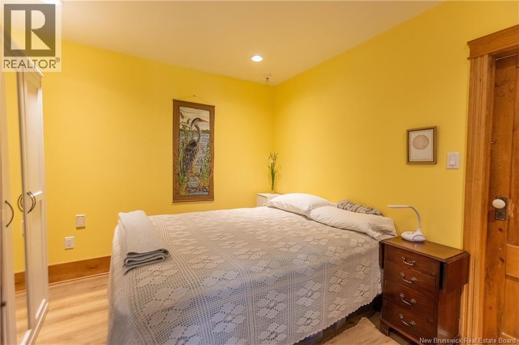 18 Campbell's Hill - Image 24