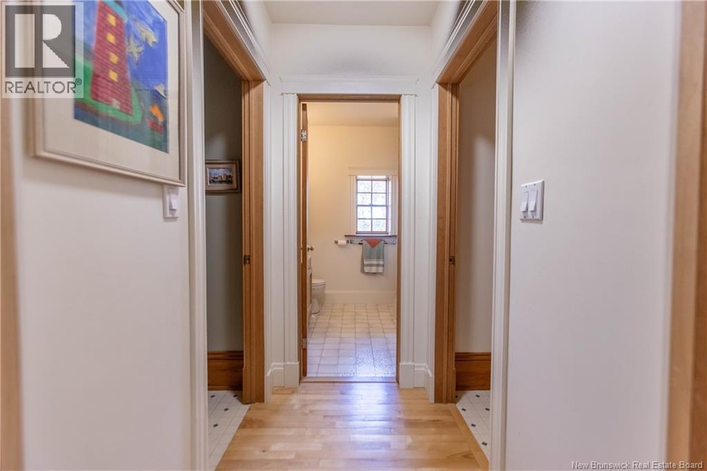 18 Campbell's Hill - Image 32
