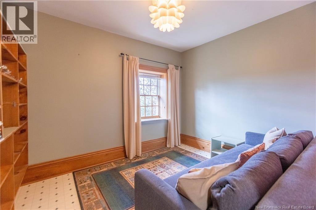 18 Campbell's Hill - Image 33