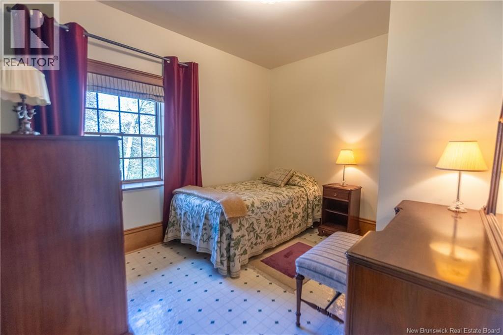 18 Campbell's Hill - Image 35