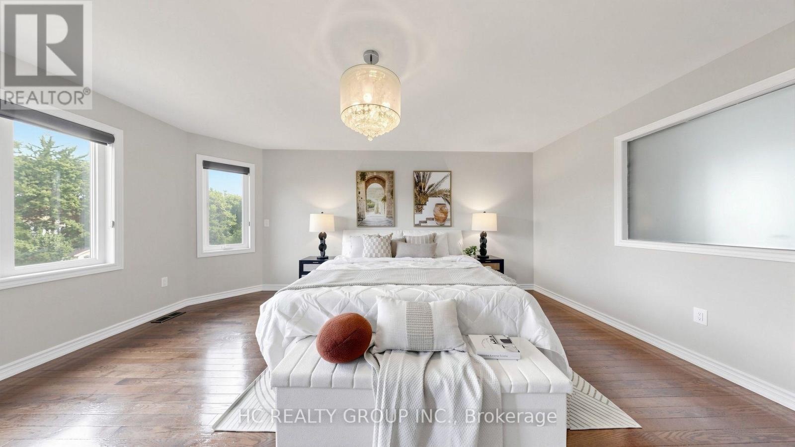 60 OAK AVENUE - Image 25