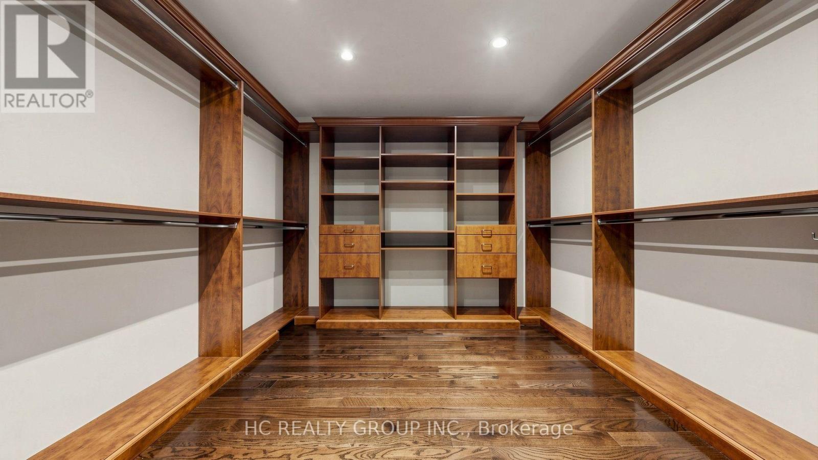 60 OAK AVENUE - Image 26