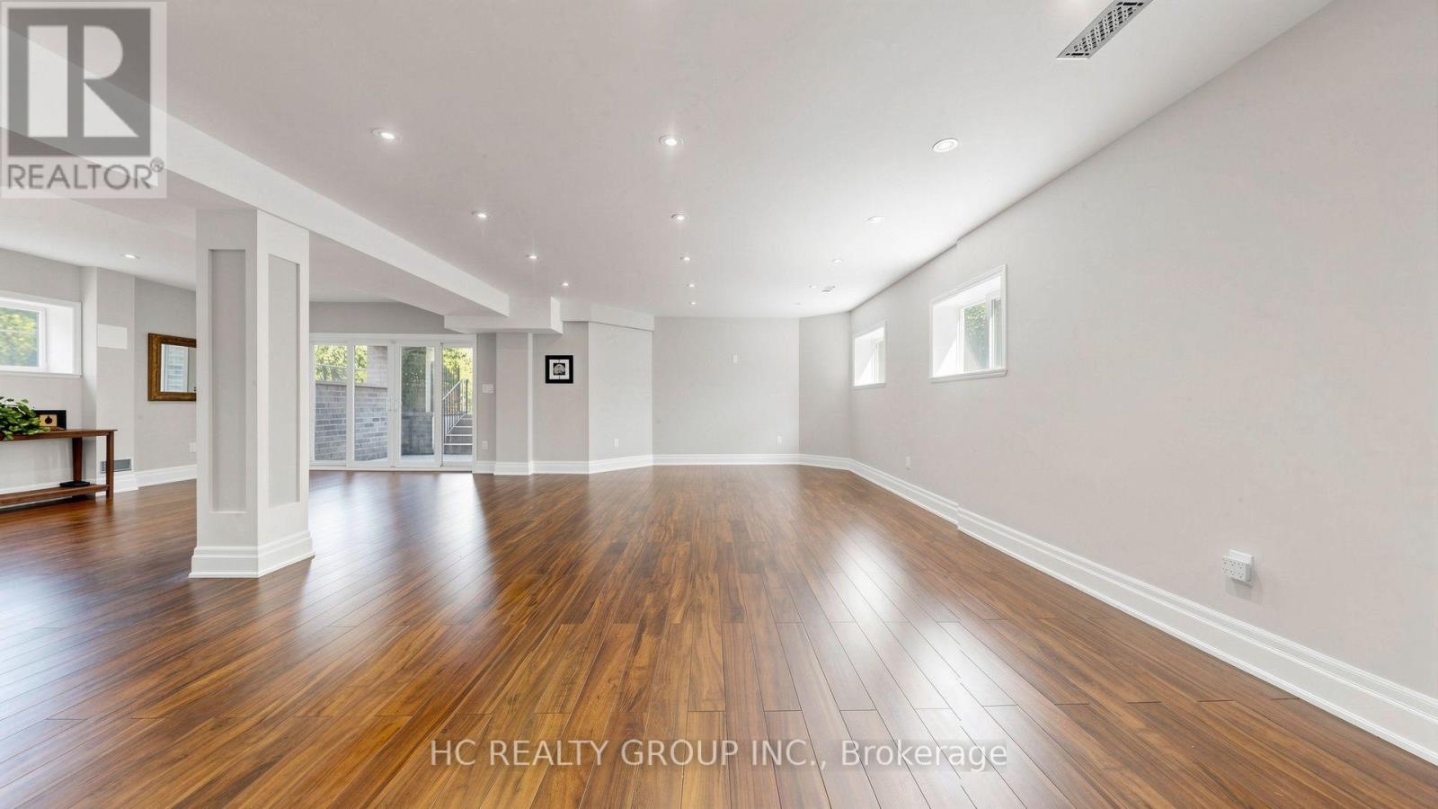 60 OAK AVENUE - Image 42