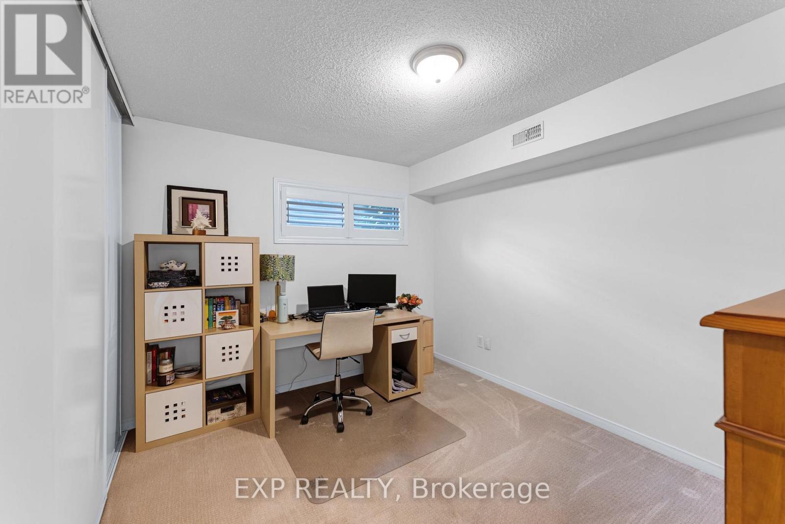 #28 115 MAIN STREET S - 26