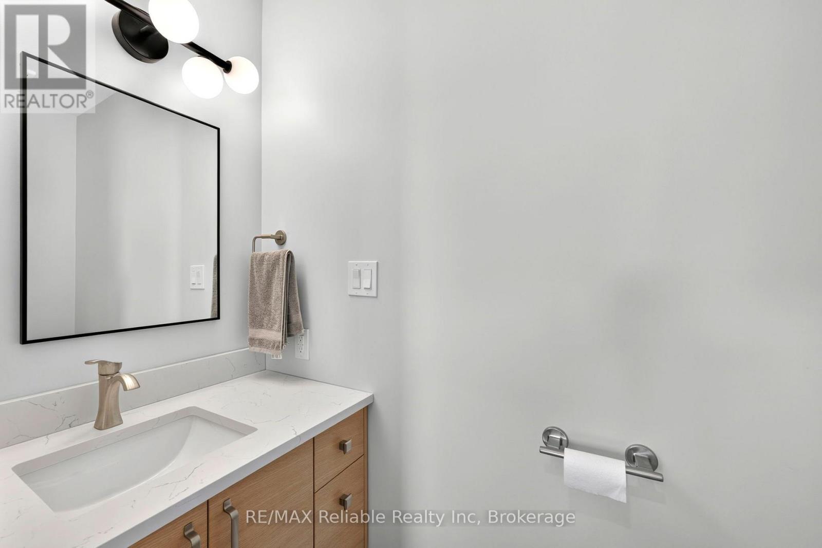34946 A ZURICH-HENSALL ROAD, Bluewater (Zurich) — photo 9