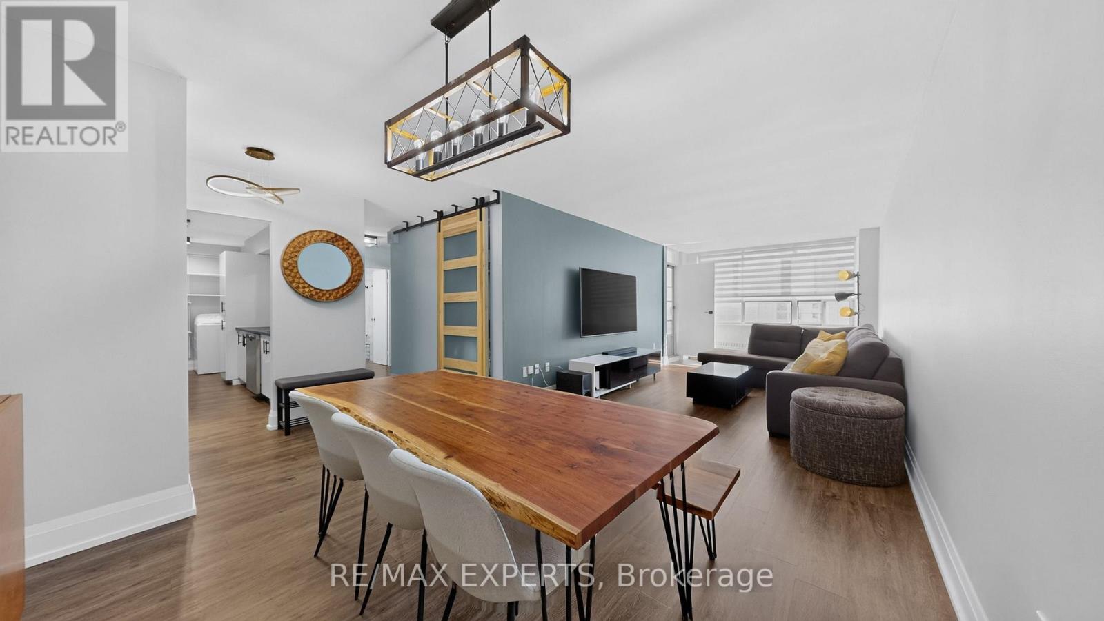 #1703 390 DIXON ROAD - 9
