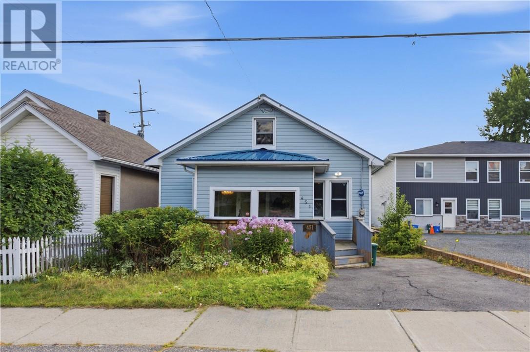 451 Cartier Avenue, Sudbury — photo 1