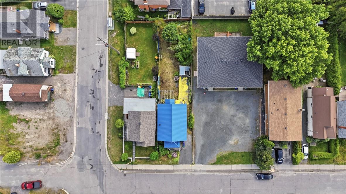 451 Cartier Avenue - Image 28