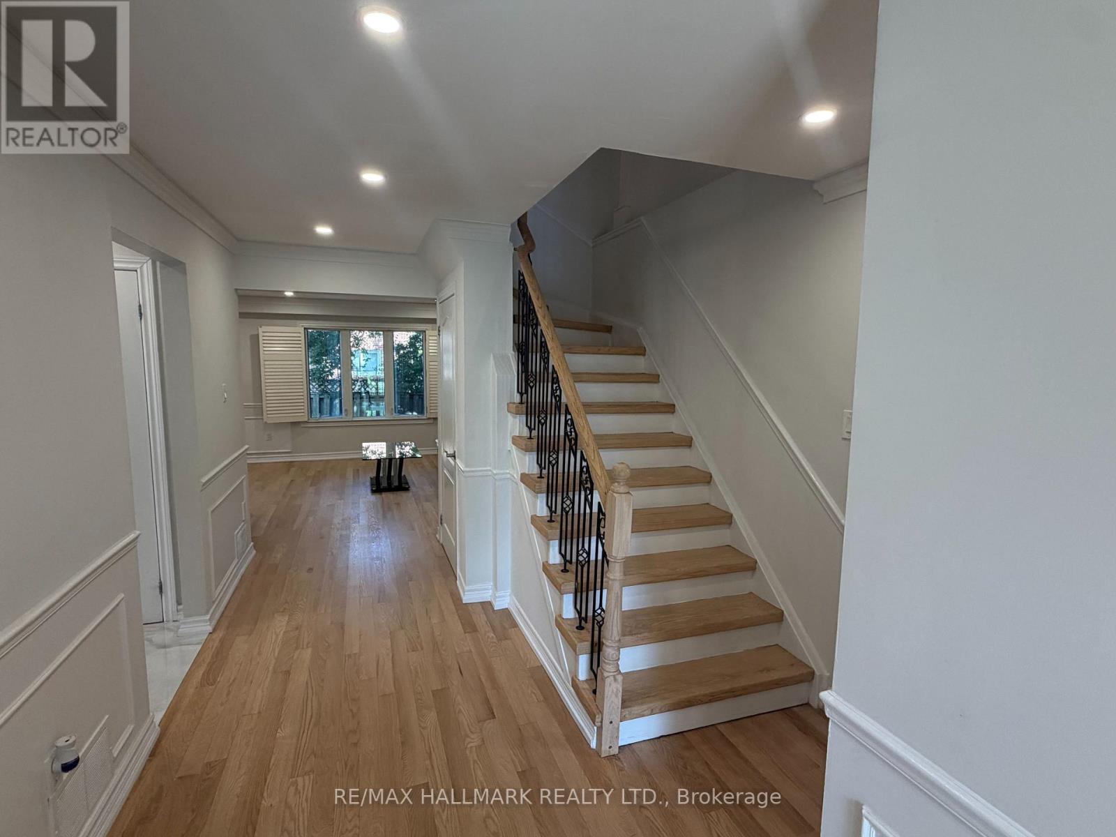 27 PUGSLEY AVENUE, Richmond Hill (Crosby) — photo 3