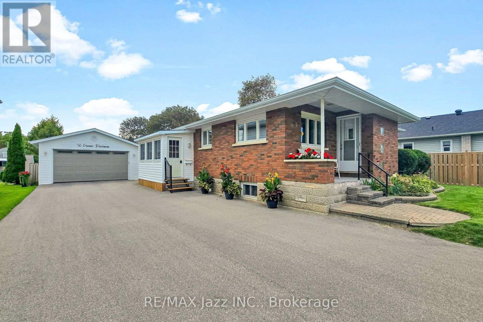 50 ORONO DIVISION STREET, Clarington (Orono) — photo 2