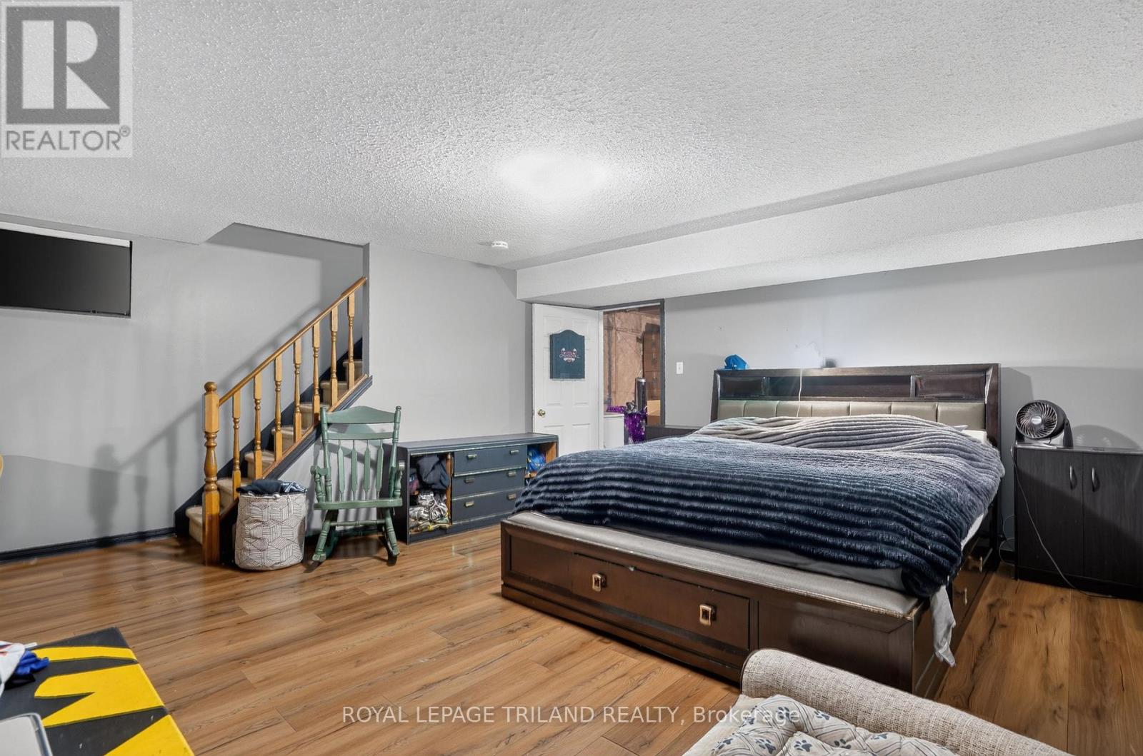 267 FLEMING DRIVE - 19