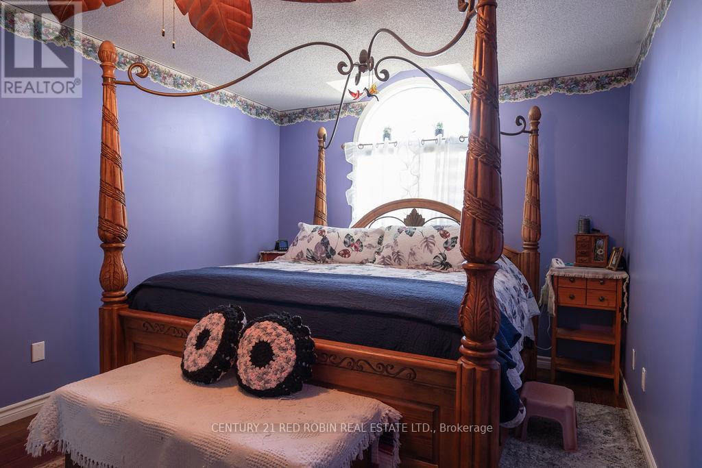 232 THORNE DRIVE - 20
