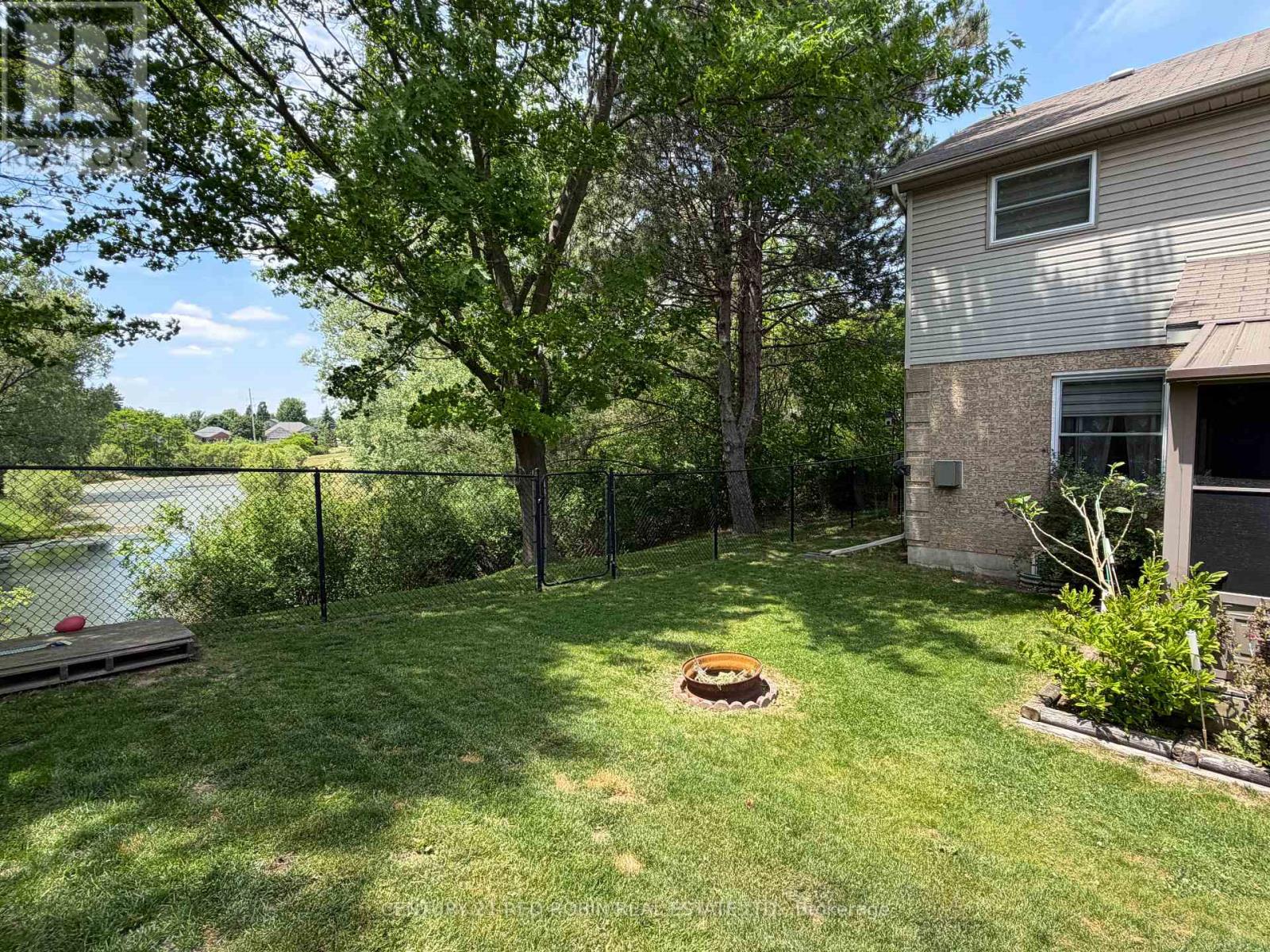 232 THORNE DRIVE - 39