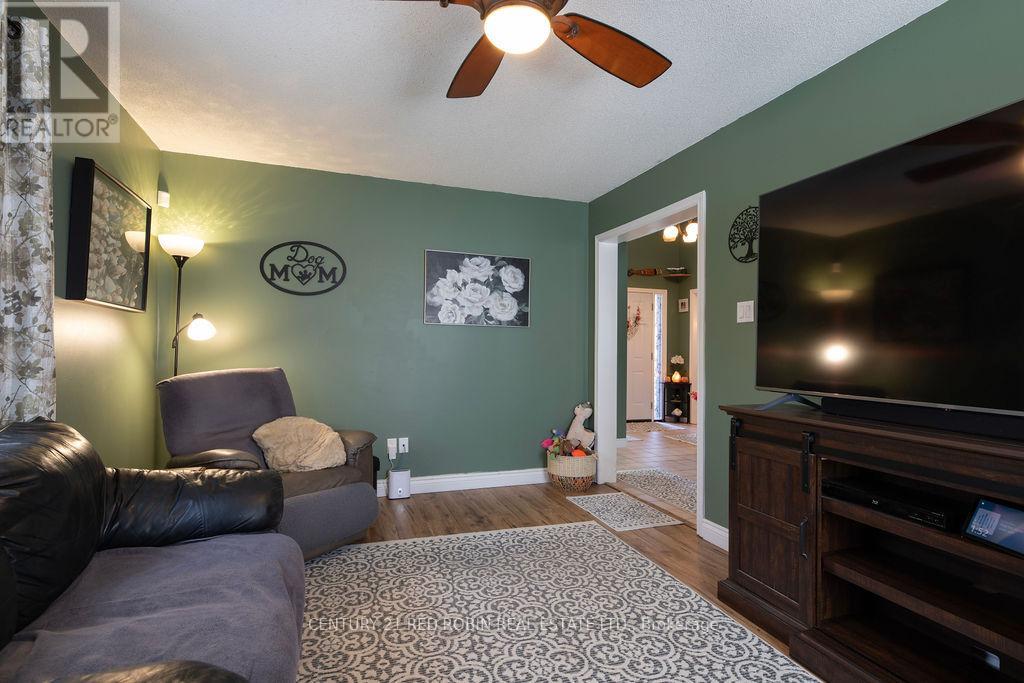 232 THORNE DRIVE, Strathroy-Caradoc (NE) — photo 8