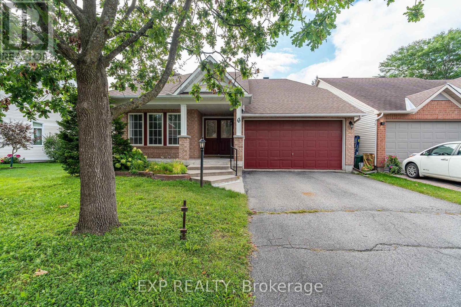 6 WINDCHIME CRESCENT - 1