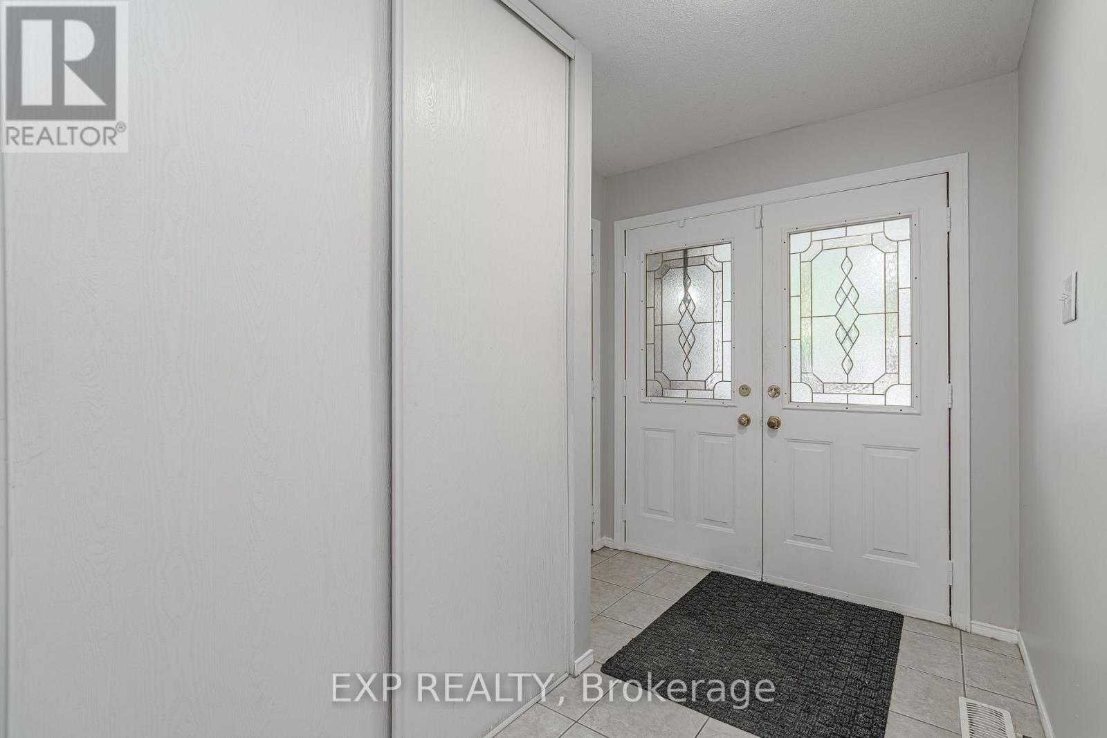 6 WINDCHIME CRESCENT - 3