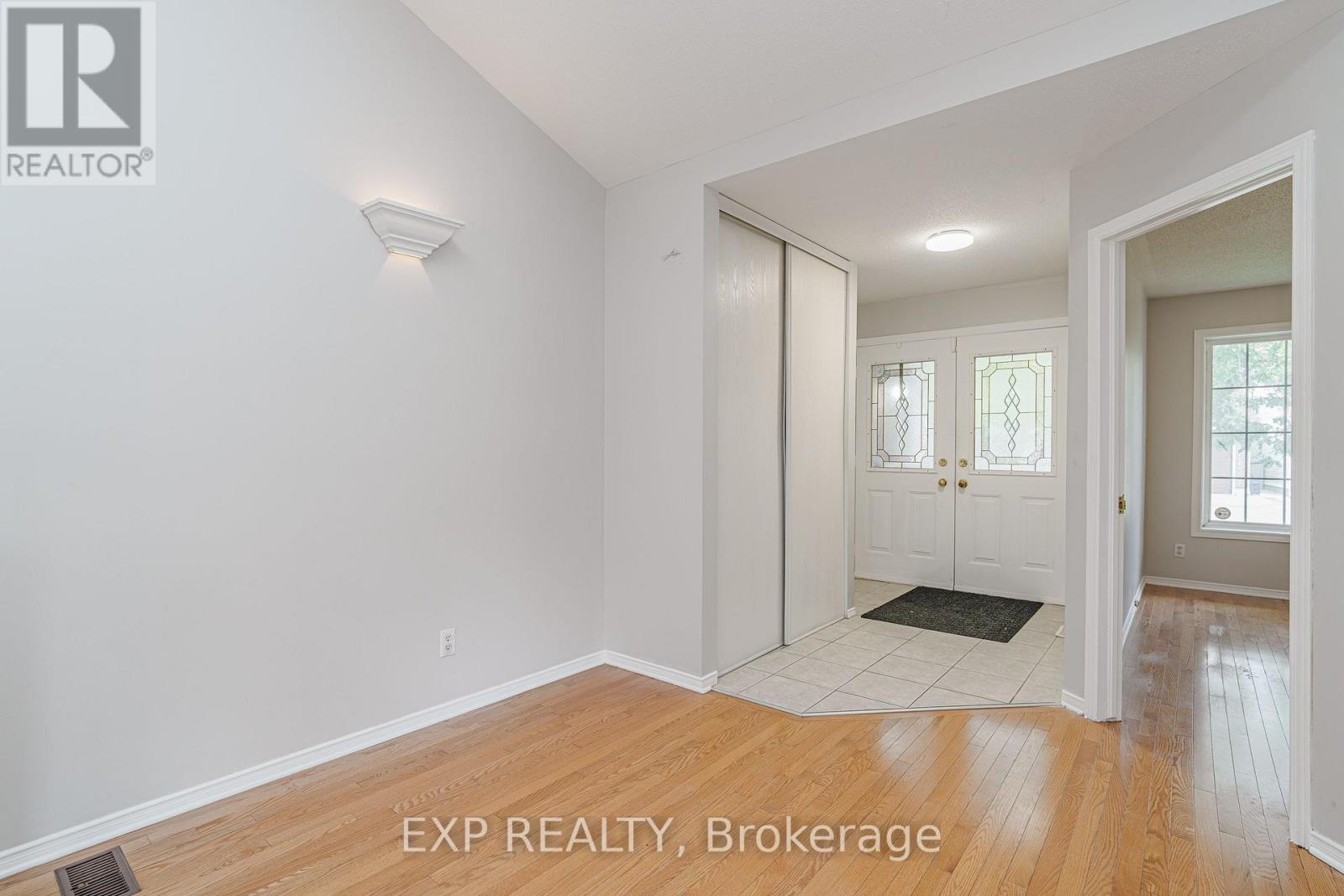 6 WINDCHIME CRESCENT - 4