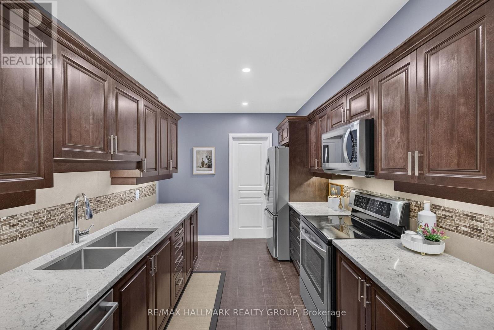 3 Bed, 4 Bath House for Sale in Ottawa – 1005 MARCONI AVENUE, Ottawa – MLS# X13752520 - Image 13