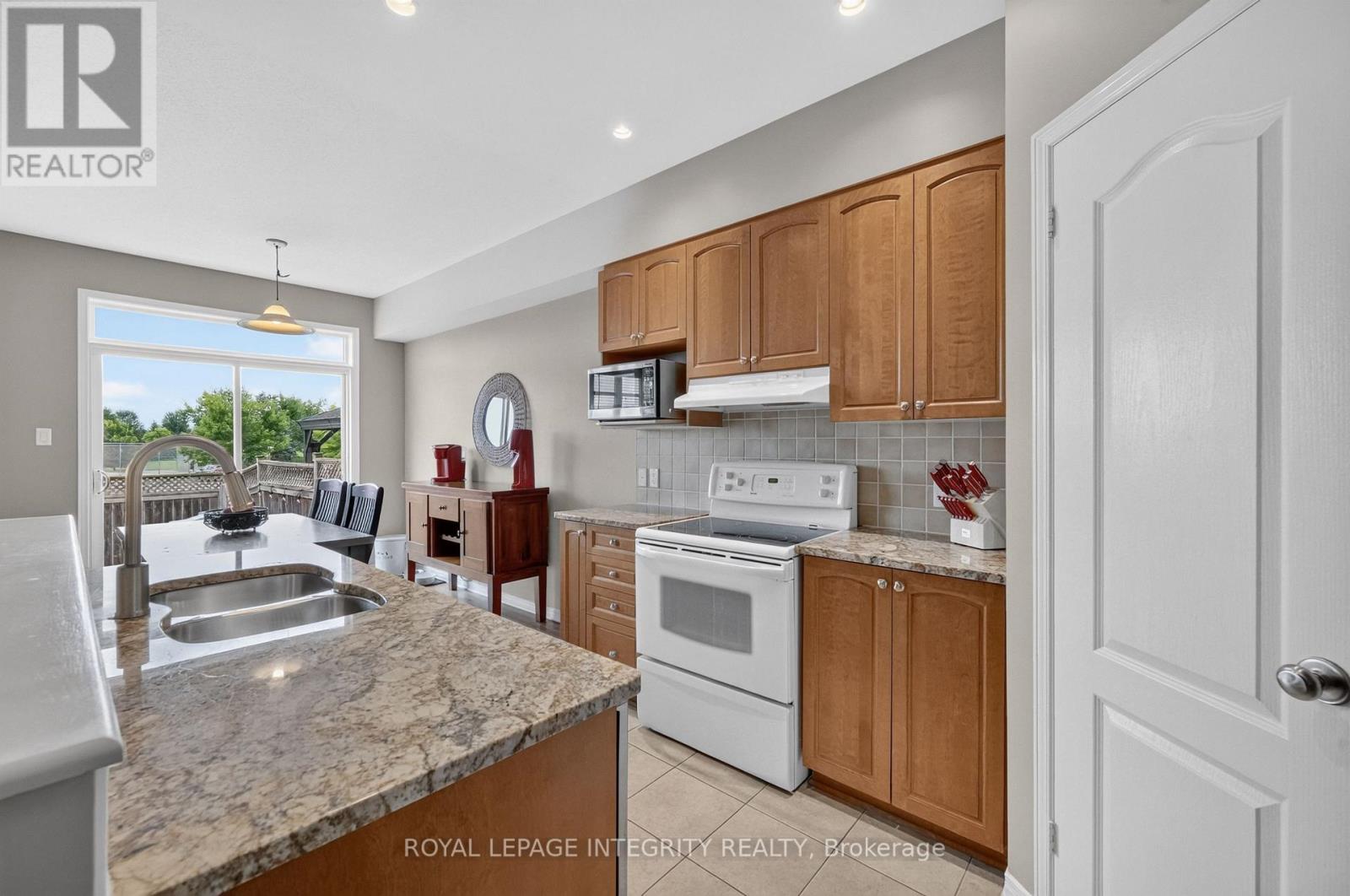 3 Bed, 3 Bath House for Sale in Ottawa – 1764 PLAINRIDGE CRESCENT, Ottawa – MLS# X13752550 - Image 15