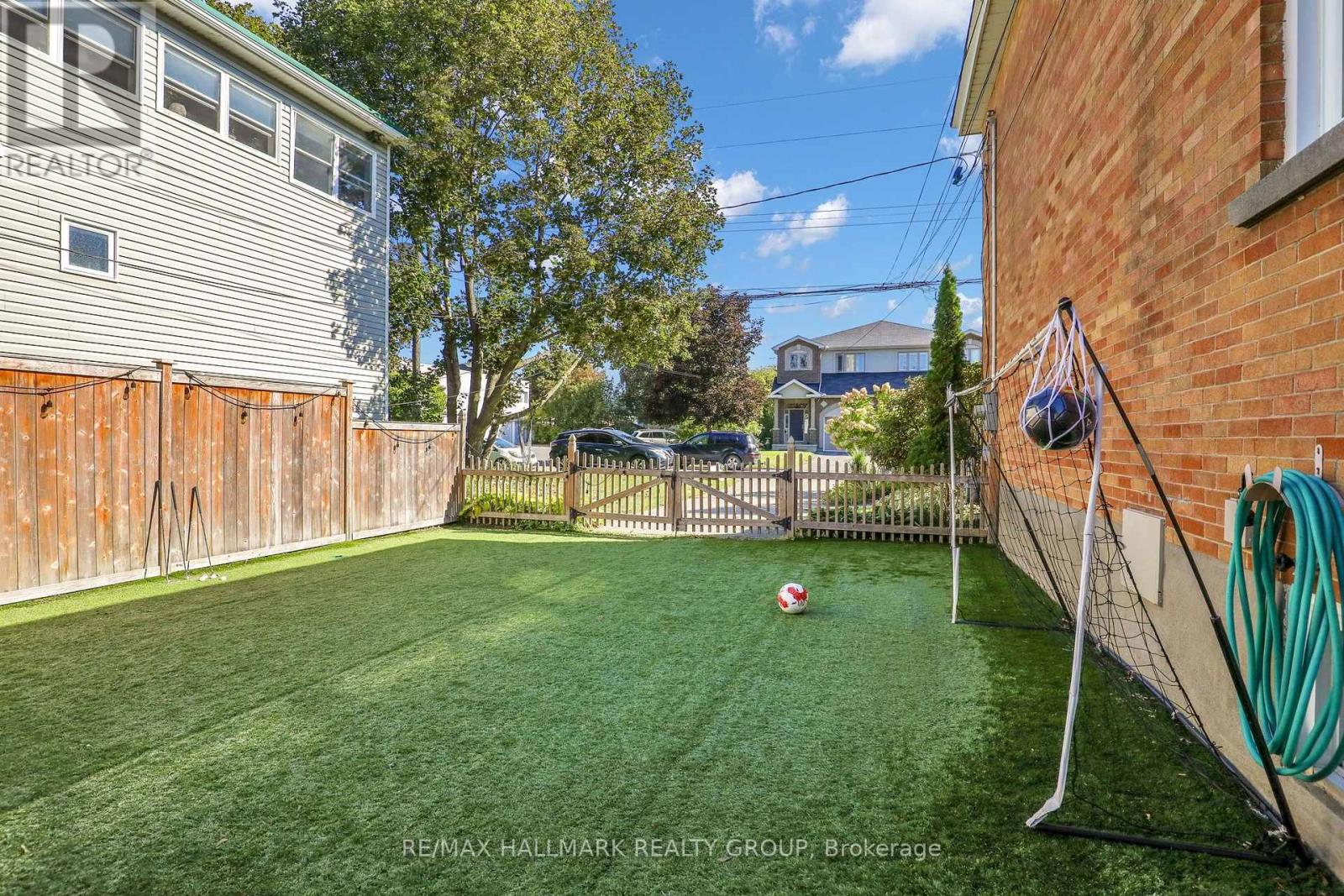 3 Bed, 2 Bath House for Sale in Ottawa – 174 COMPTON AVENUE, Ottawa – MLS# X13752572 - Image 33