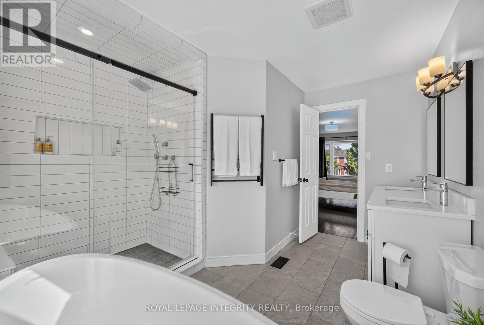 5 Bed, 4 Bath House for Sale in Ottawa – 1398 HAYES STREET, Ottawa – MLS# X13752678 - Image 28