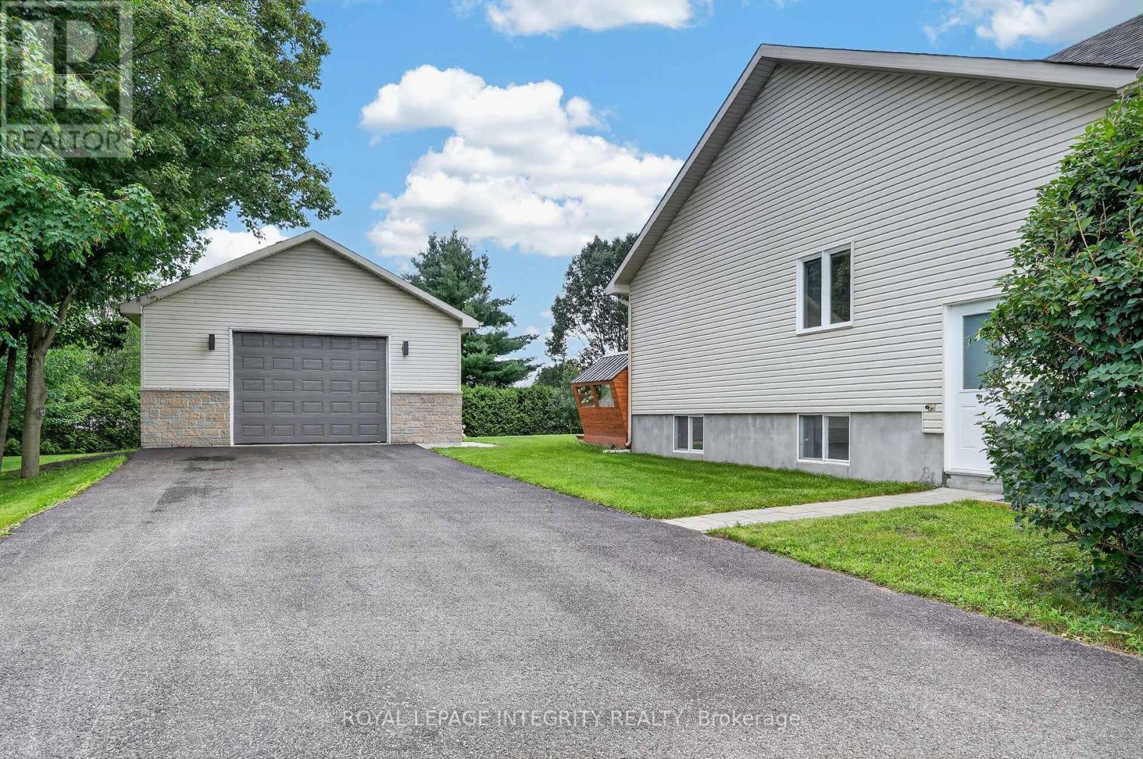 4 Bed, 3 Bath House for Sale in Ottawa – 1946 FARISITA DRIVE, Ottawa – MLS# X13752686 - Image 37