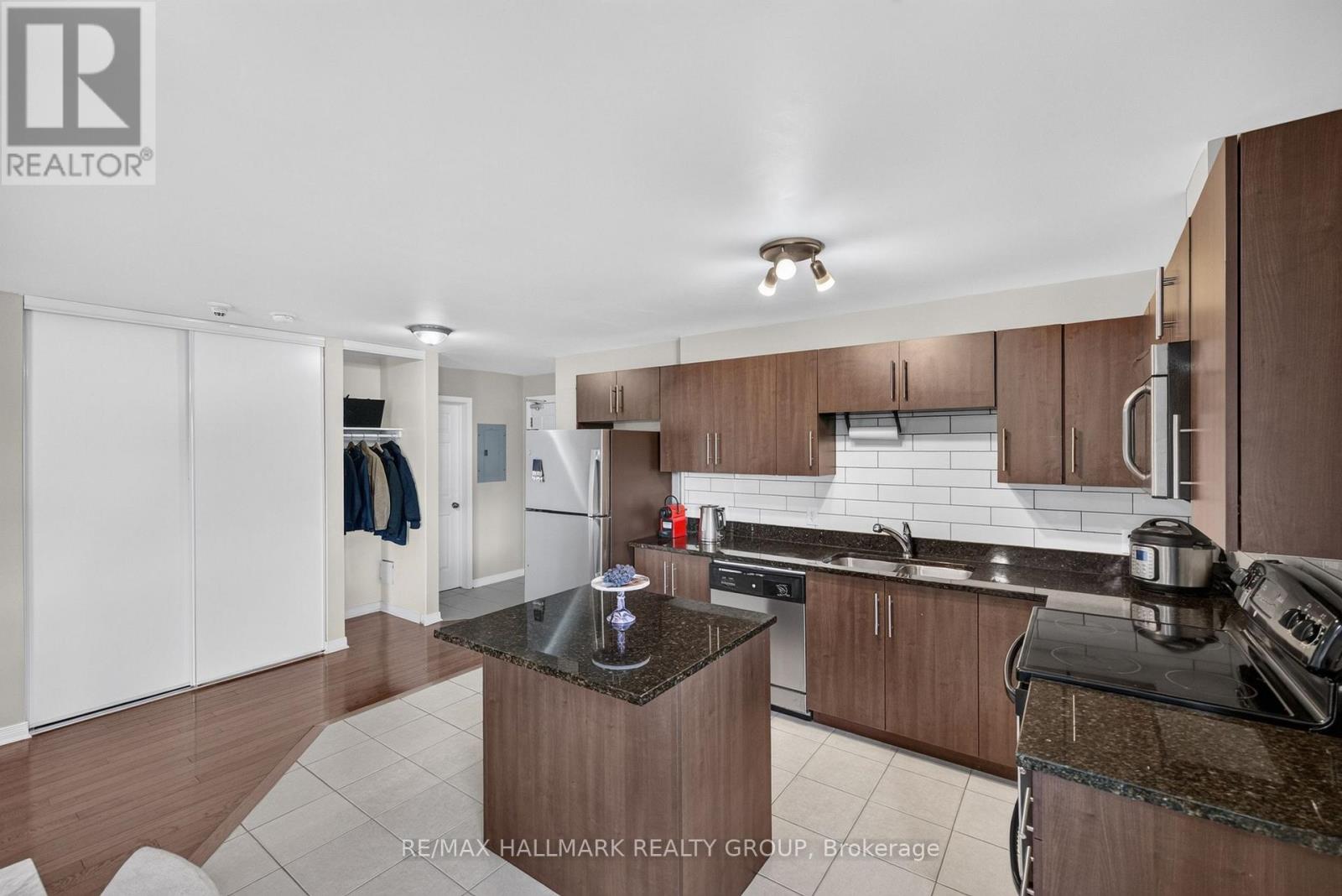 2 Bed, 2 Bath Apartment for Sale in Ottawa – 401 – 646 CUMMINGS AVENUE, Ottawa – MLS# X13752750 - Image 22
