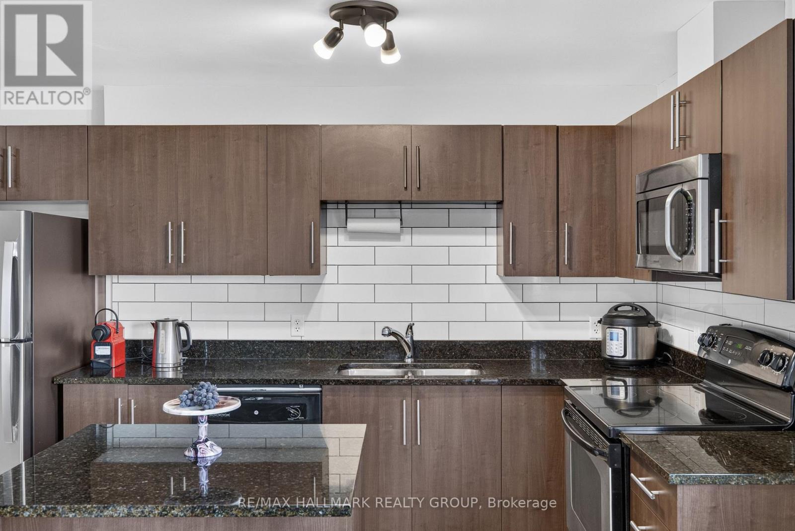#401 646 CUMMINGS AVENUE - 27