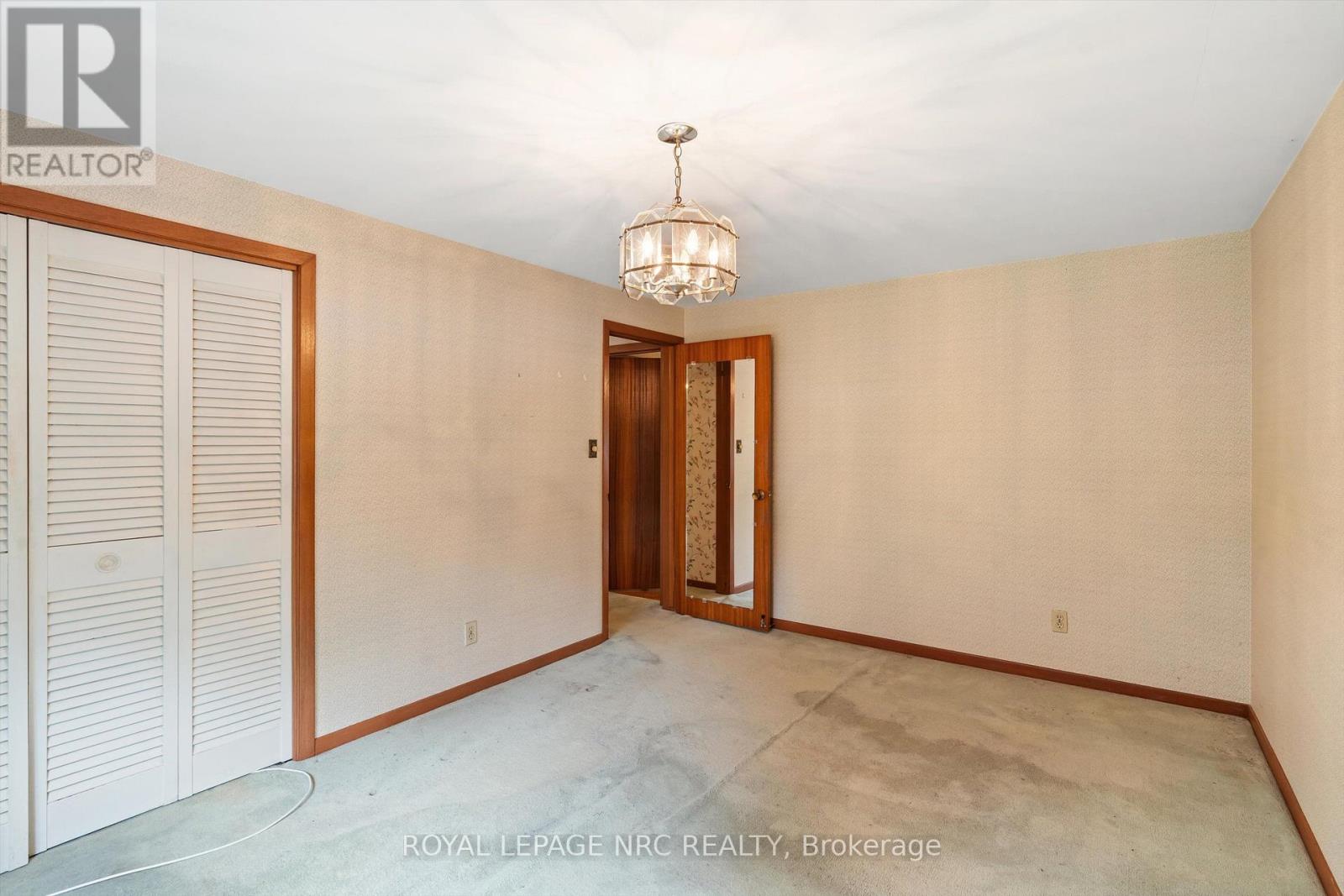 21 PARKLANE CRESCENT - Image 19